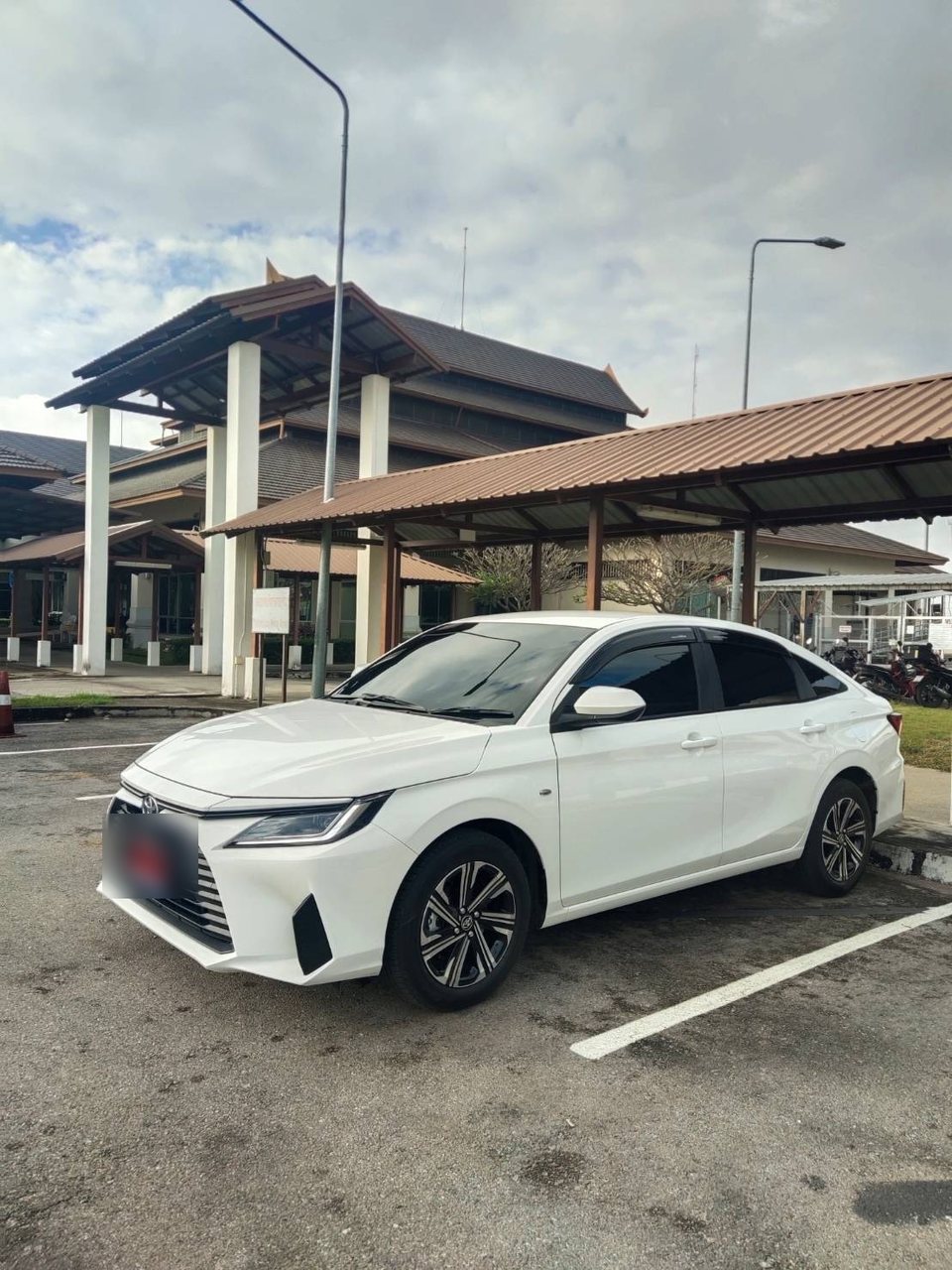 Toyota Yaris ATIV — รถเช่าลำปาง